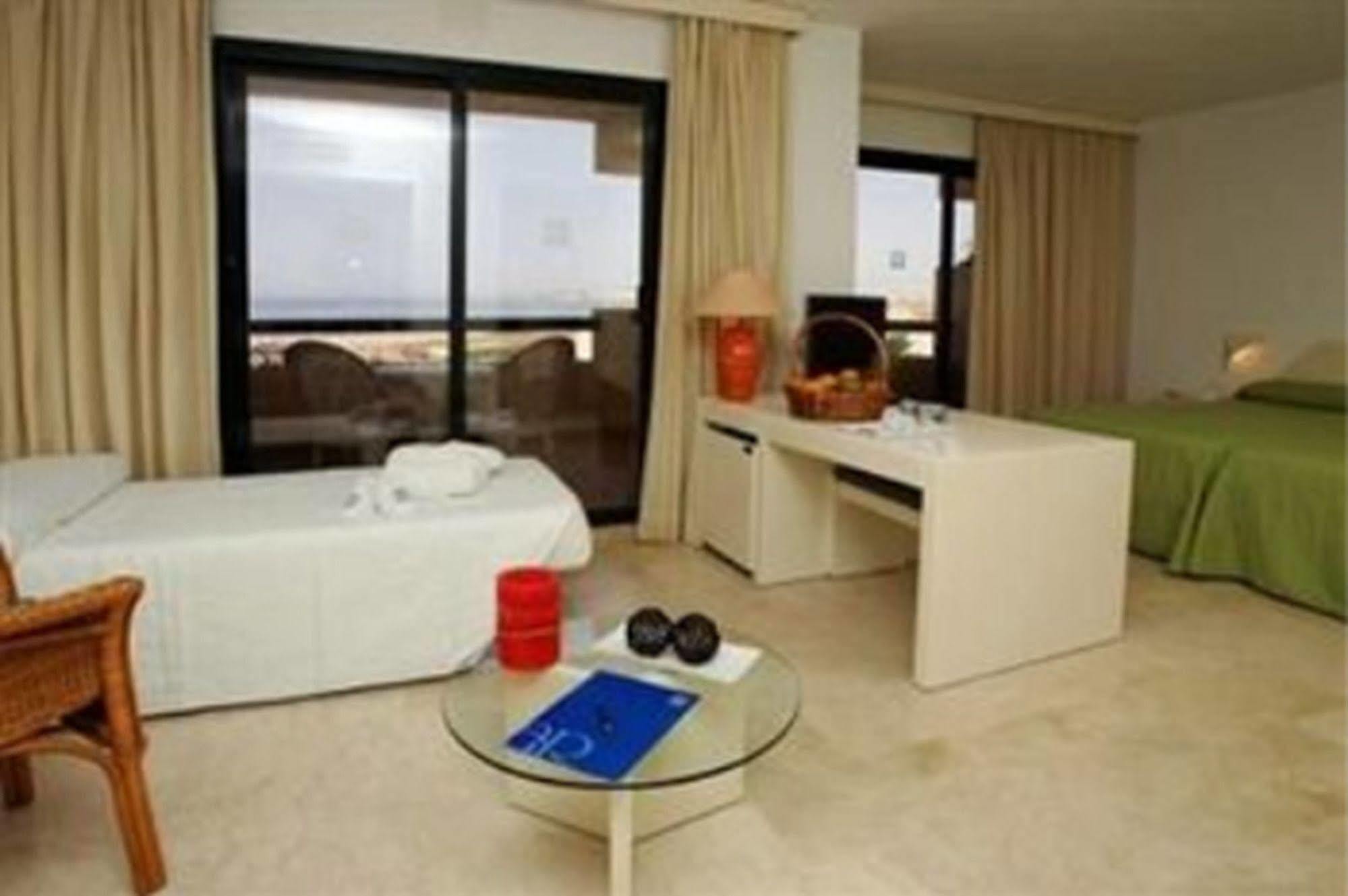 Ar Hotel